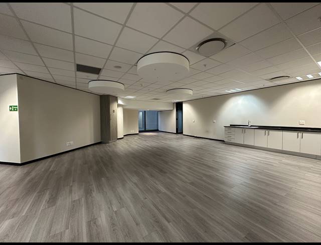 1,039M² OFFICE TO LET IN SANDTON CENTRAL